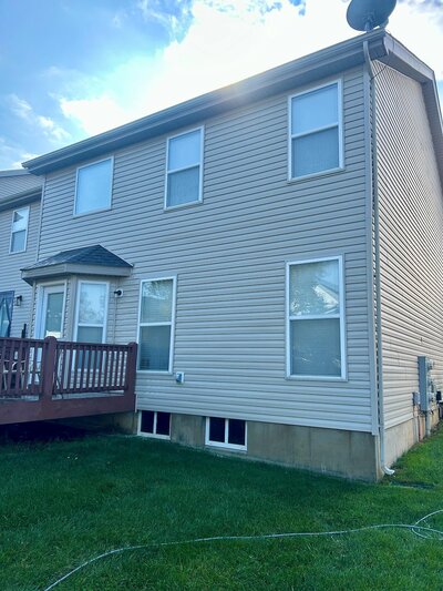 The Difference Between Pressure Washing and Soft Washing: What Wentzville Homeowners Need to Know