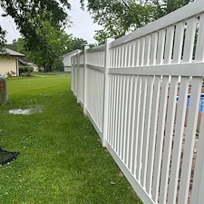 Top-Notch-Fence-Wash-in-Wentzville-Missouri 4