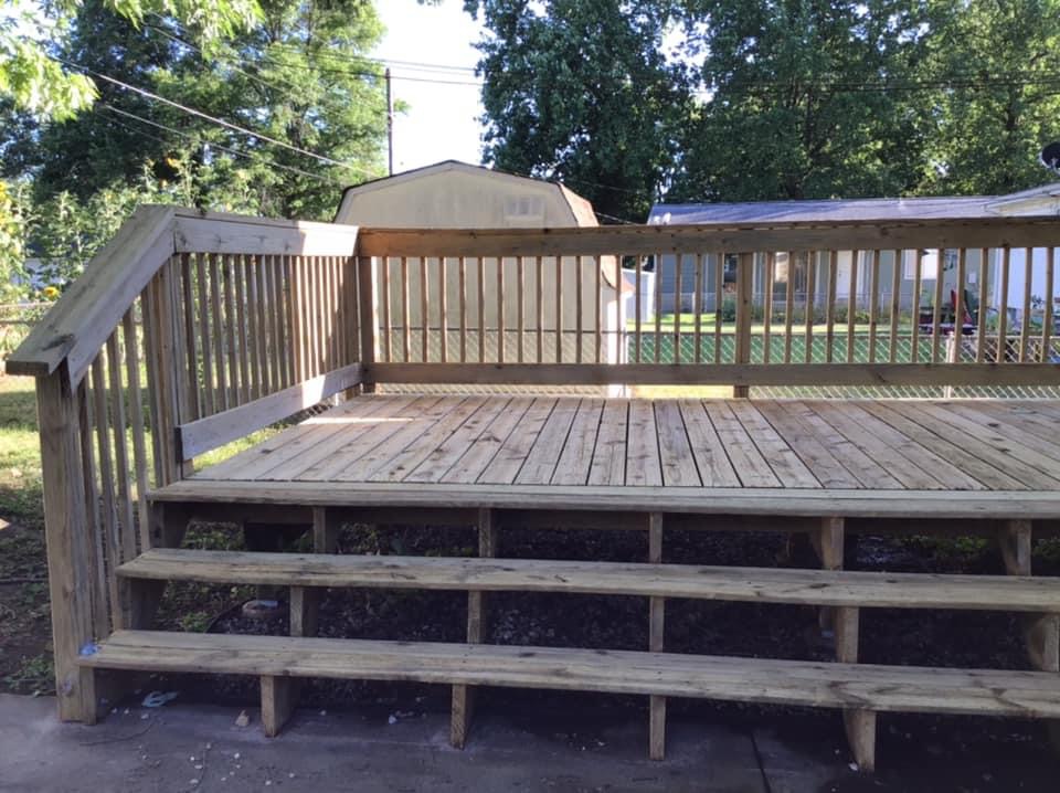Top Quality Deck Cleaning Service in Hazelwood, Mo. 