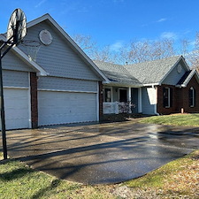 Top-Quality-Driveway-Cleaning-Service-Performed-in-New-Melle-Mo 0
